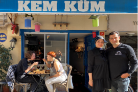 Why did Kem Küm restaurant in Istanbul switch to serving vegan meals?